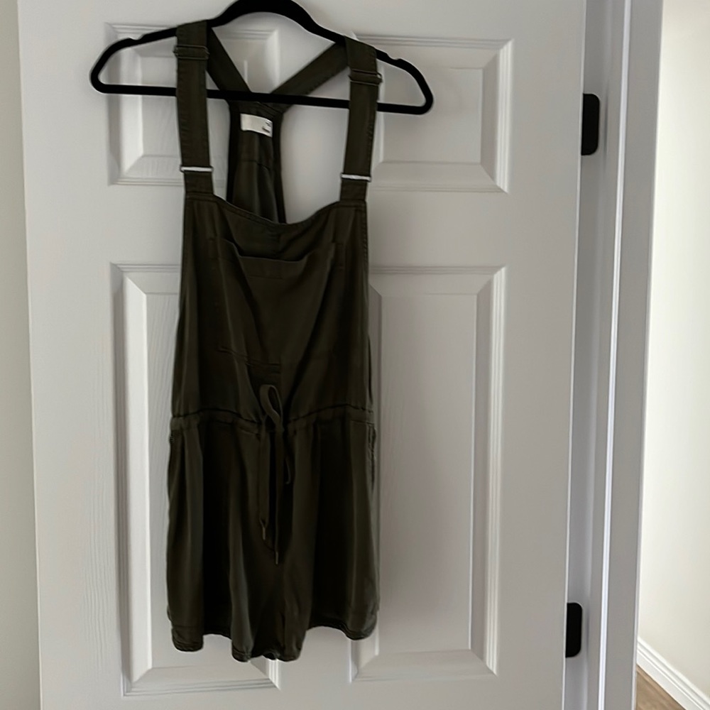 Artizia: Wilfred Free
Beatriz Romper